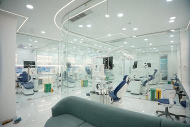 BỐ TRÍ CÔNG NĂNG TỐI ƯU CHO PHÒNG KHÁM NHA KHOA NHỎ