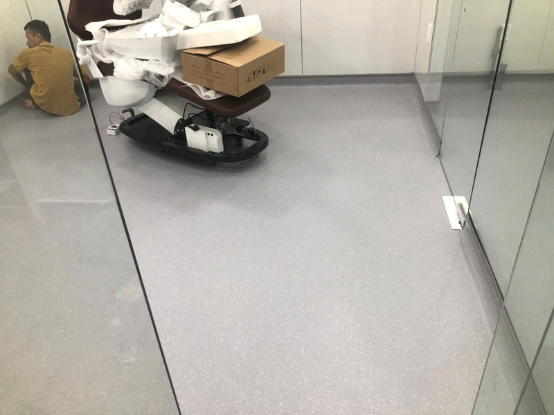 Thi công sàn Vinyl y tế phòng khám nha khoa